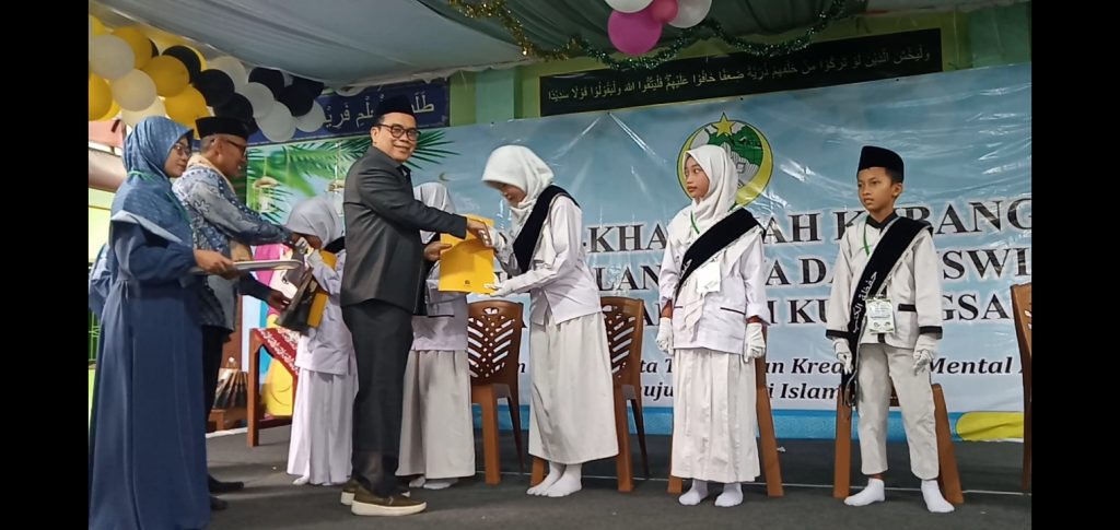 Sambut Generasi Rabbani, MDTA Yayasan Al Khairiyah Kubangsari 1 Cilegon Gelar Ikhtifalan